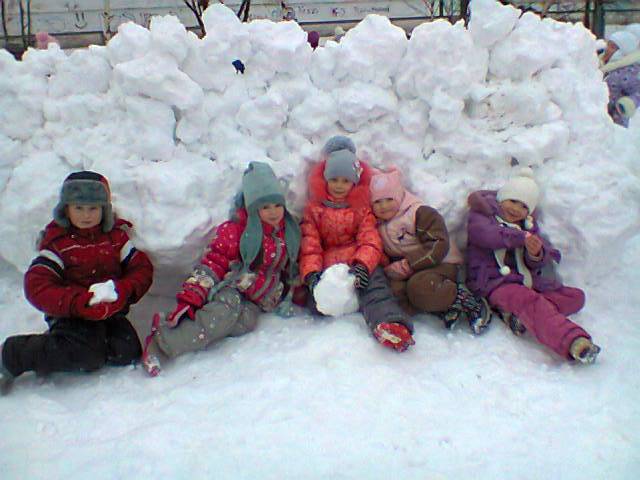Зимние игры для детей на улице