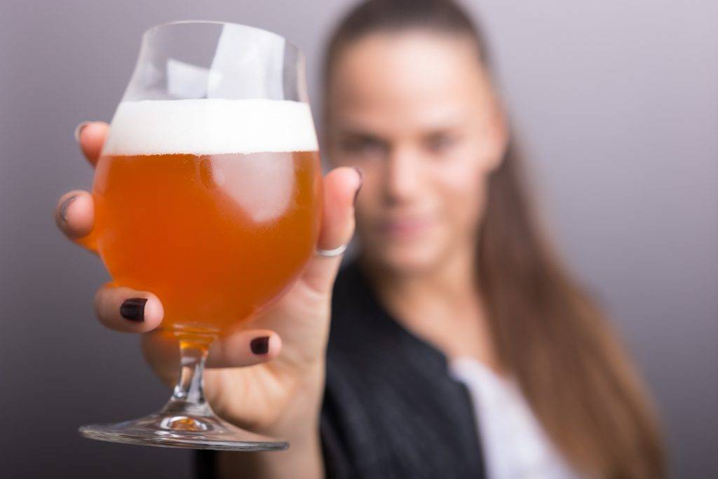 Пиво при грудном вскармливании − когда некоторые старые привычки должны быть под запретом?