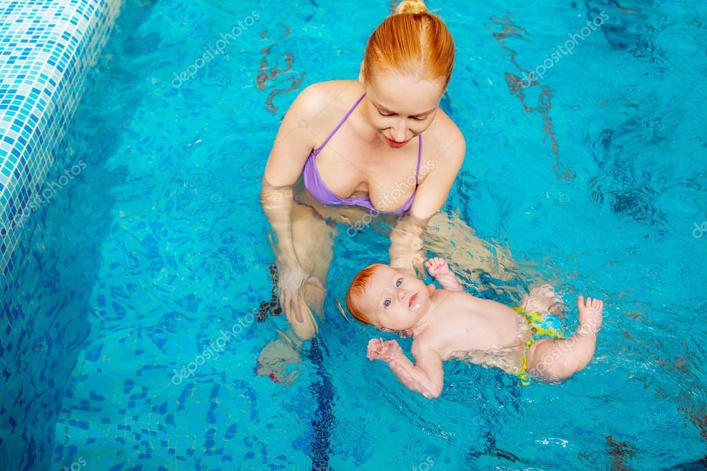 Можно ли кормящей маме купаться в бассейне