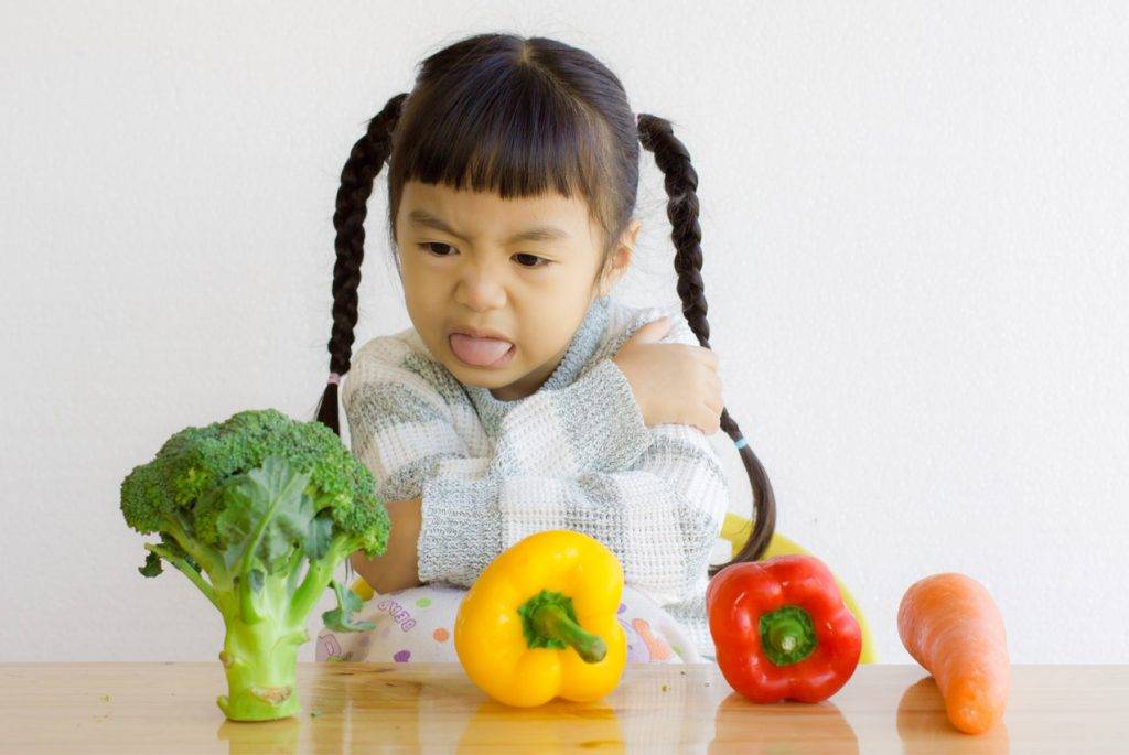 Как приучить ребенка кушать овощи и фрукты: советы и рецепты