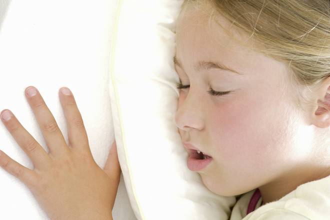Храп у ребенка во сне — причины возникновения, отличие от сопения и диагностика — med-anketa.ru