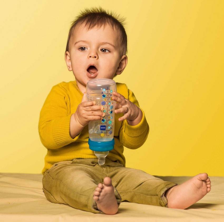 Как отучить ребенка от бутылочки? когда отучать ребенка от бутылочки? как отучить ребенка засыпать с бутылочкой?
