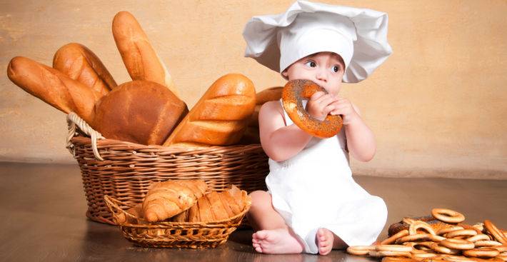 В каком возрасте можно давать хлеб ребенку
