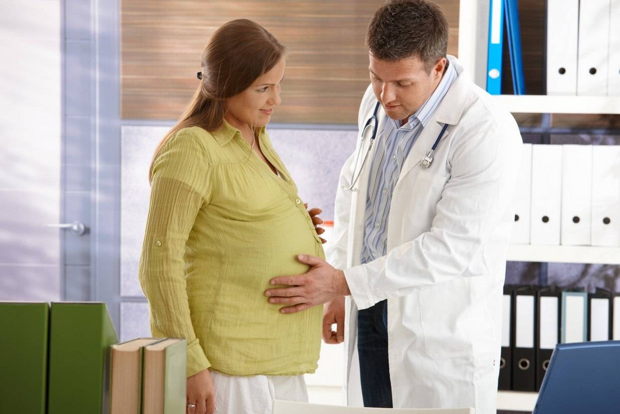 Поздняя беременность и роды, особенности, риски, плюсы и минусы