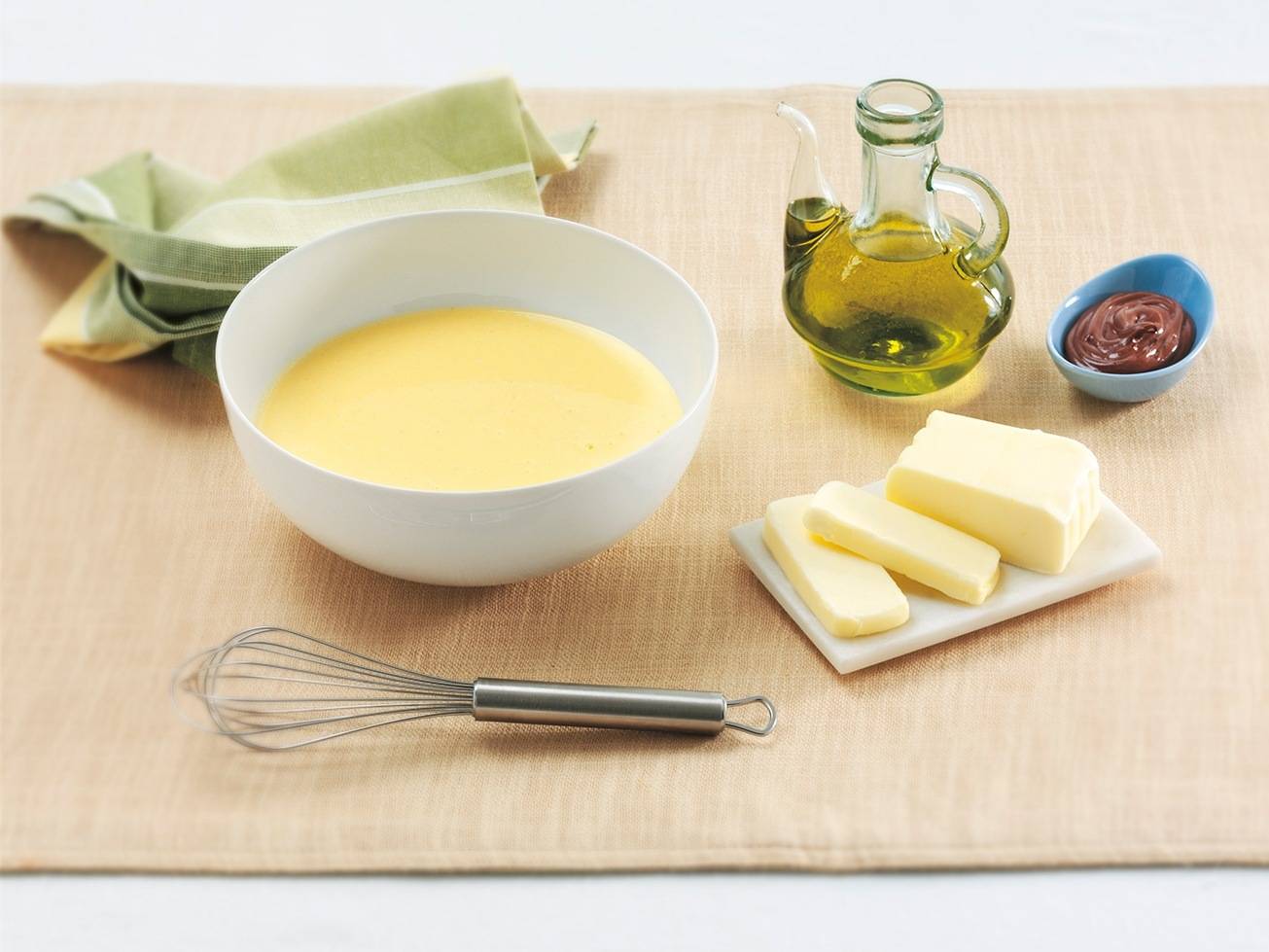 Сливочное масло в суп. Масло сливочное и растительное. Масло оливковое сливочное. Растительное масло и сливочное масло. Масло сливочное и подсолнечное.