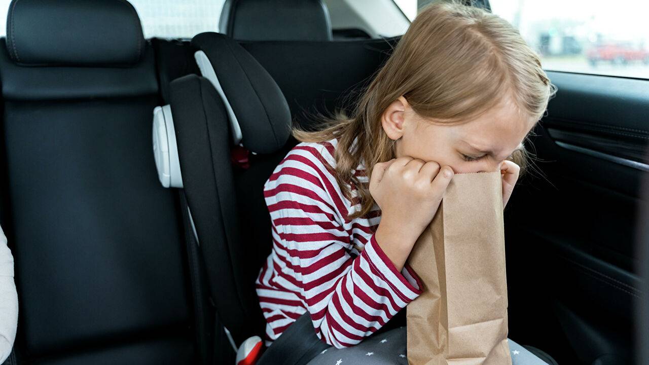 Как бороться с укачиванием ребенка в автомобиле