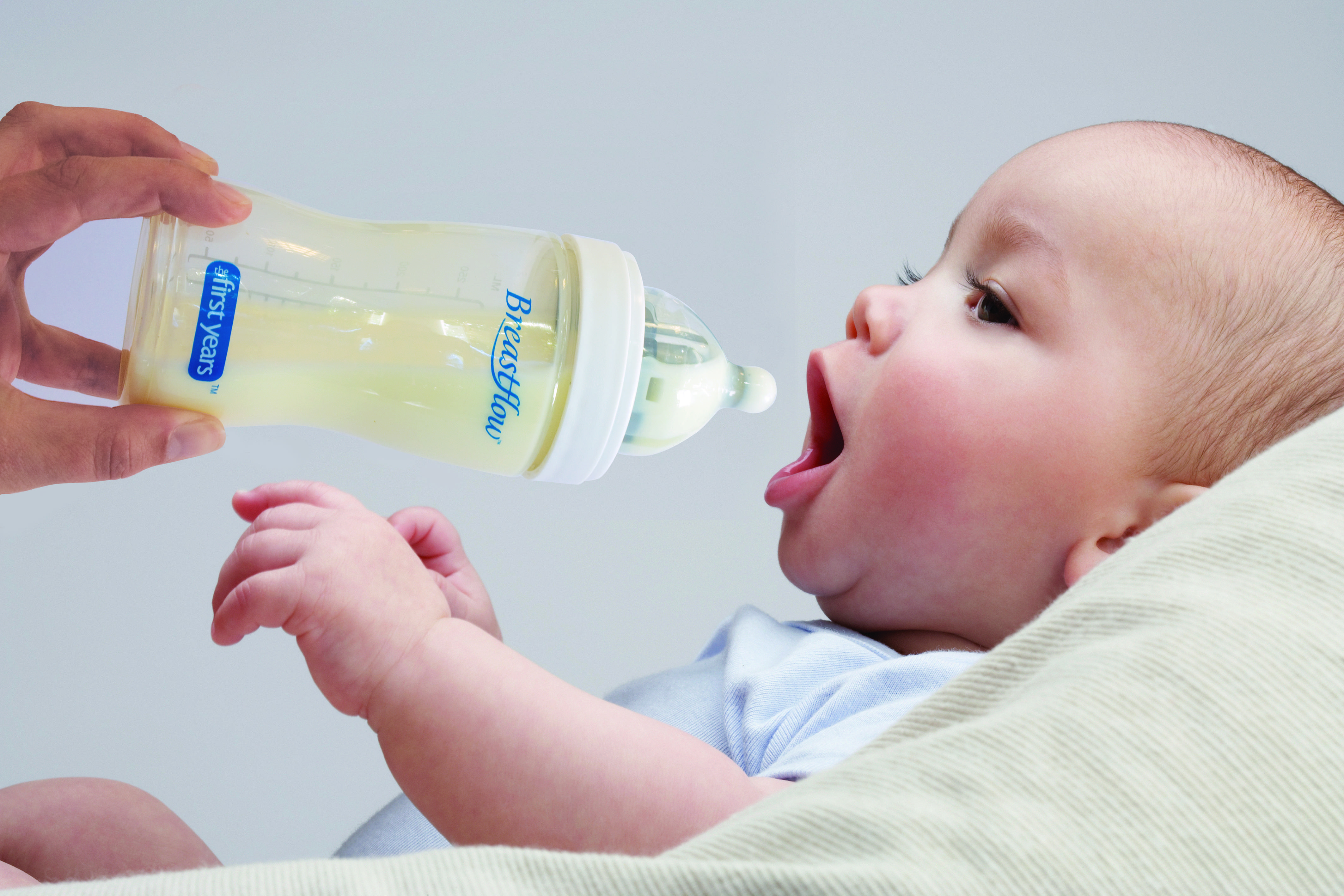 В каком возрасте отучать от бутылочки? - здоровье малыша и все что с ним связано - страна мам