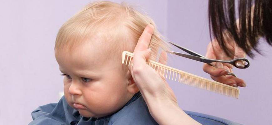 Как успокоить ребенка во время стрижки волос