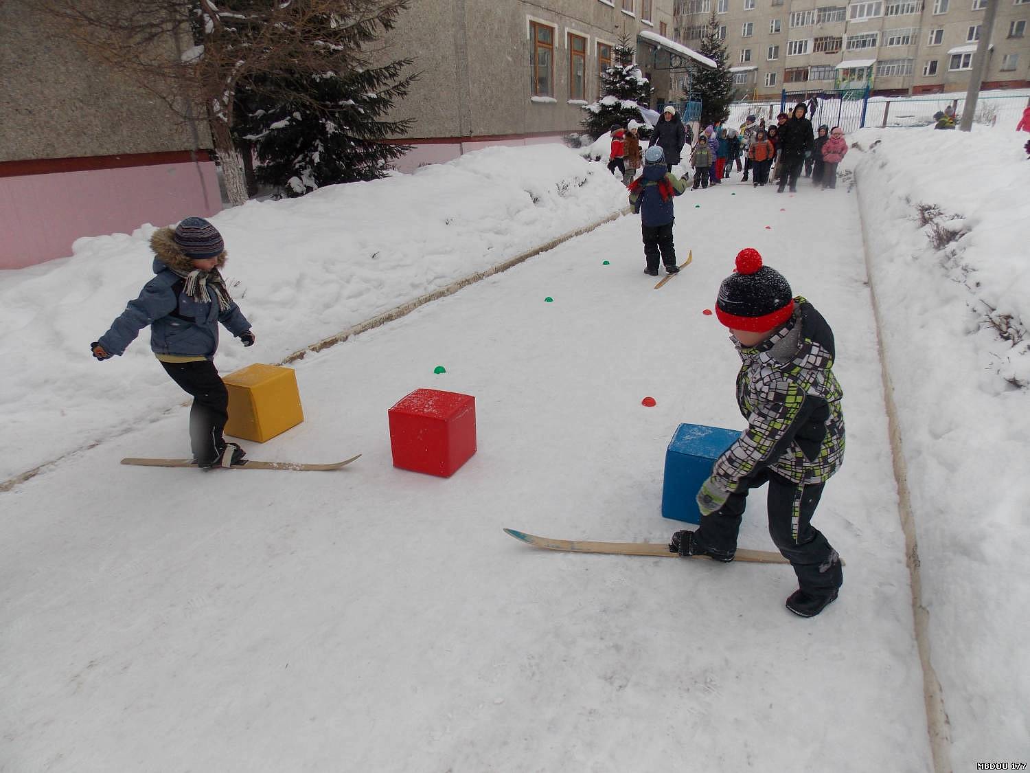 Игры зимой на улице. во что поиграть с ребенком на прогулке