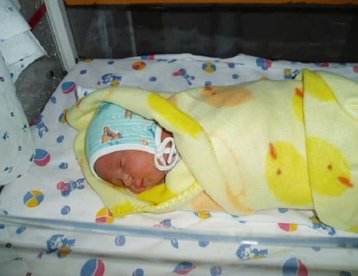 Чем лечить насморк у новорожденного ребенка?