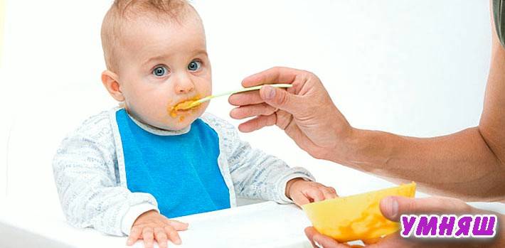 Как приучить ребенка к твердой пище: советы родителям и типичные ошибки