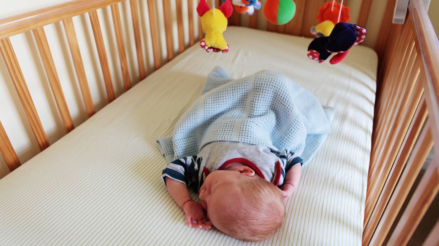 Как уложить ребенка спать без укачивания 2021