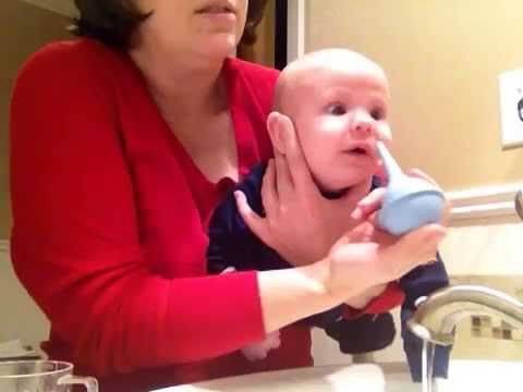 Как промыть нос ребенку 3