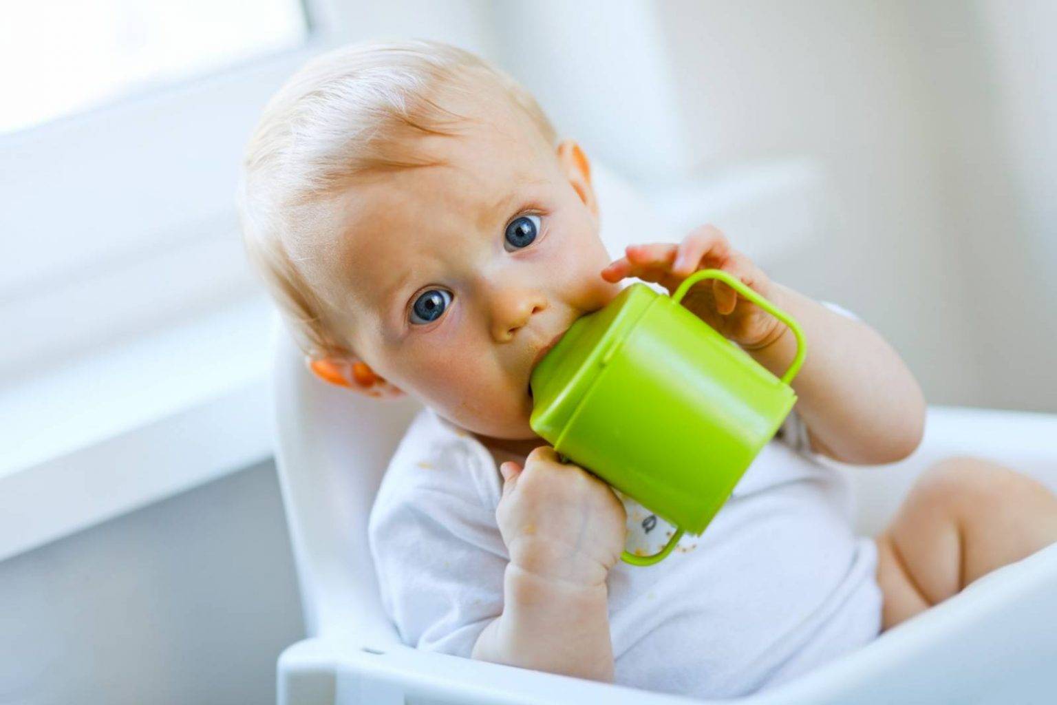 Как научить ребенка пить из поильника? - болталка для мамочек малышей до двух лет - страна мам