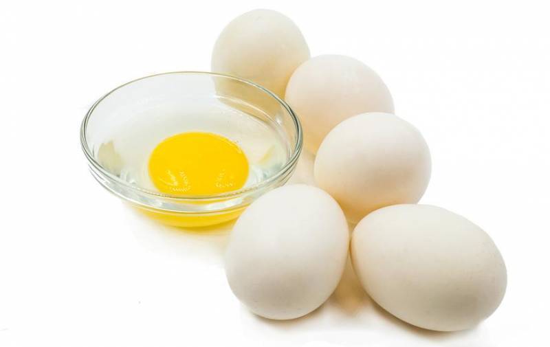 Допустимо ли кормящей матери включать в рацион птичьи яйца