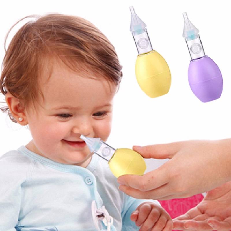 Как почистить нос новорожденному ребенку от сухих козявок и соплей аспиратором, ватным жгутиком, грушей в домашних условиях - статья с видео