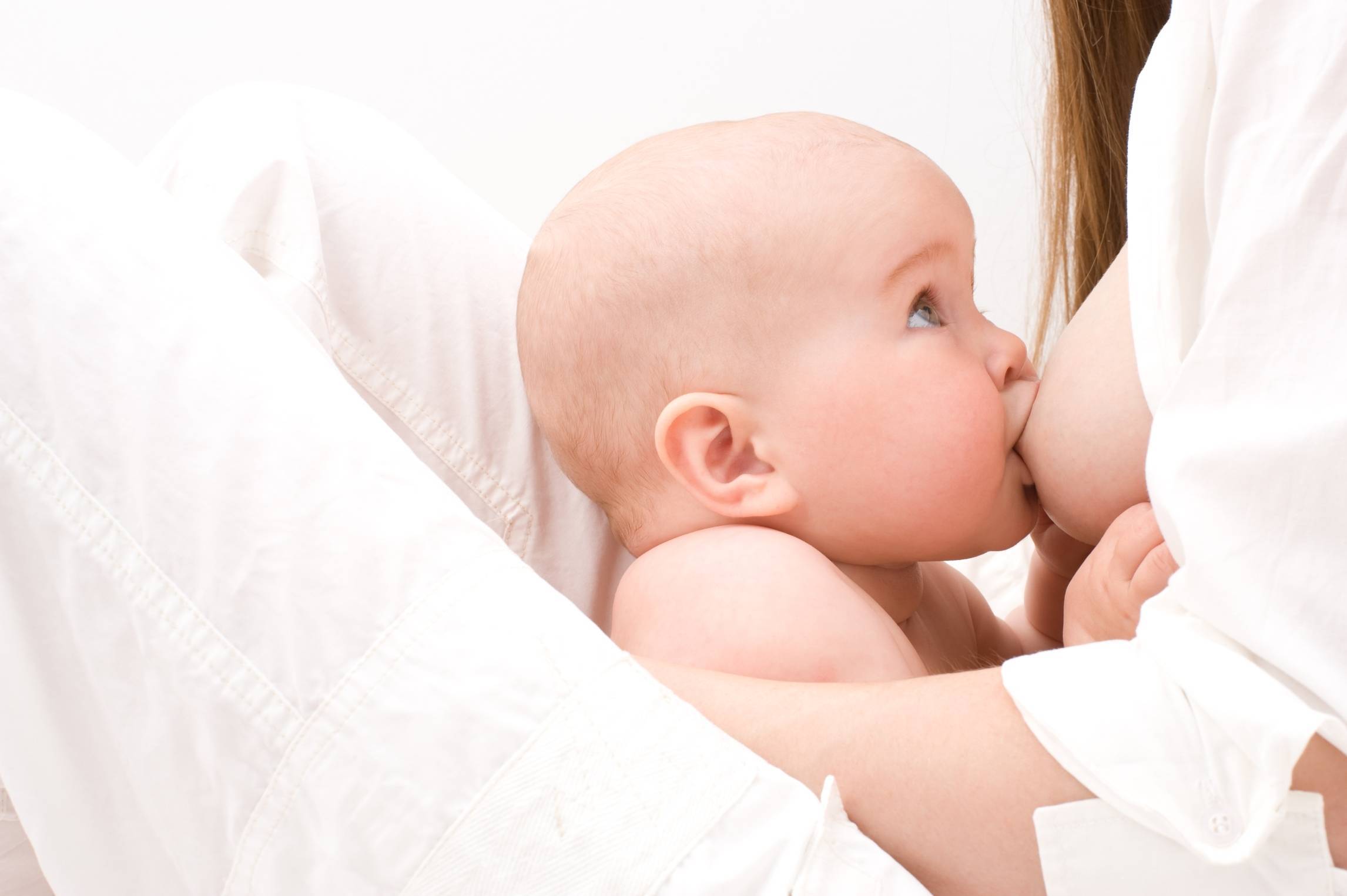 Как ухаживать за грудью во время кормления новорожденного ребенка