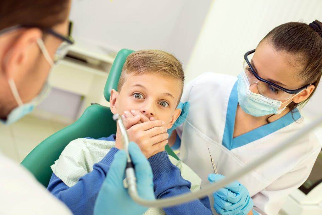 Что делать, если ребенок боится лечить зубы? | детская стоматология светофор