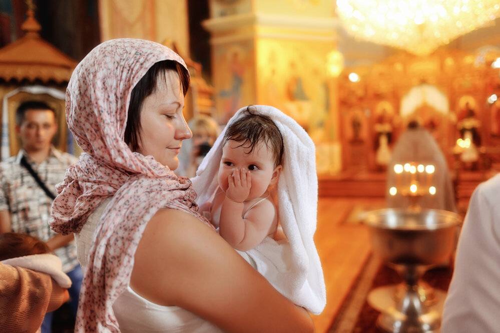 Крестные мать и отец при крещении ребенка. православные правила